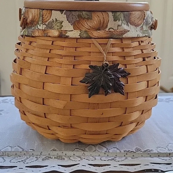 Longaberger 2001 Pumpkin Patch Basket - Picture 15 of 15